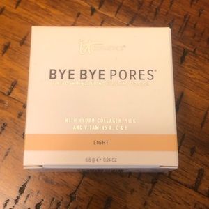 It Cosmetics Bye, Bye Pores Tinted Blurring Powder